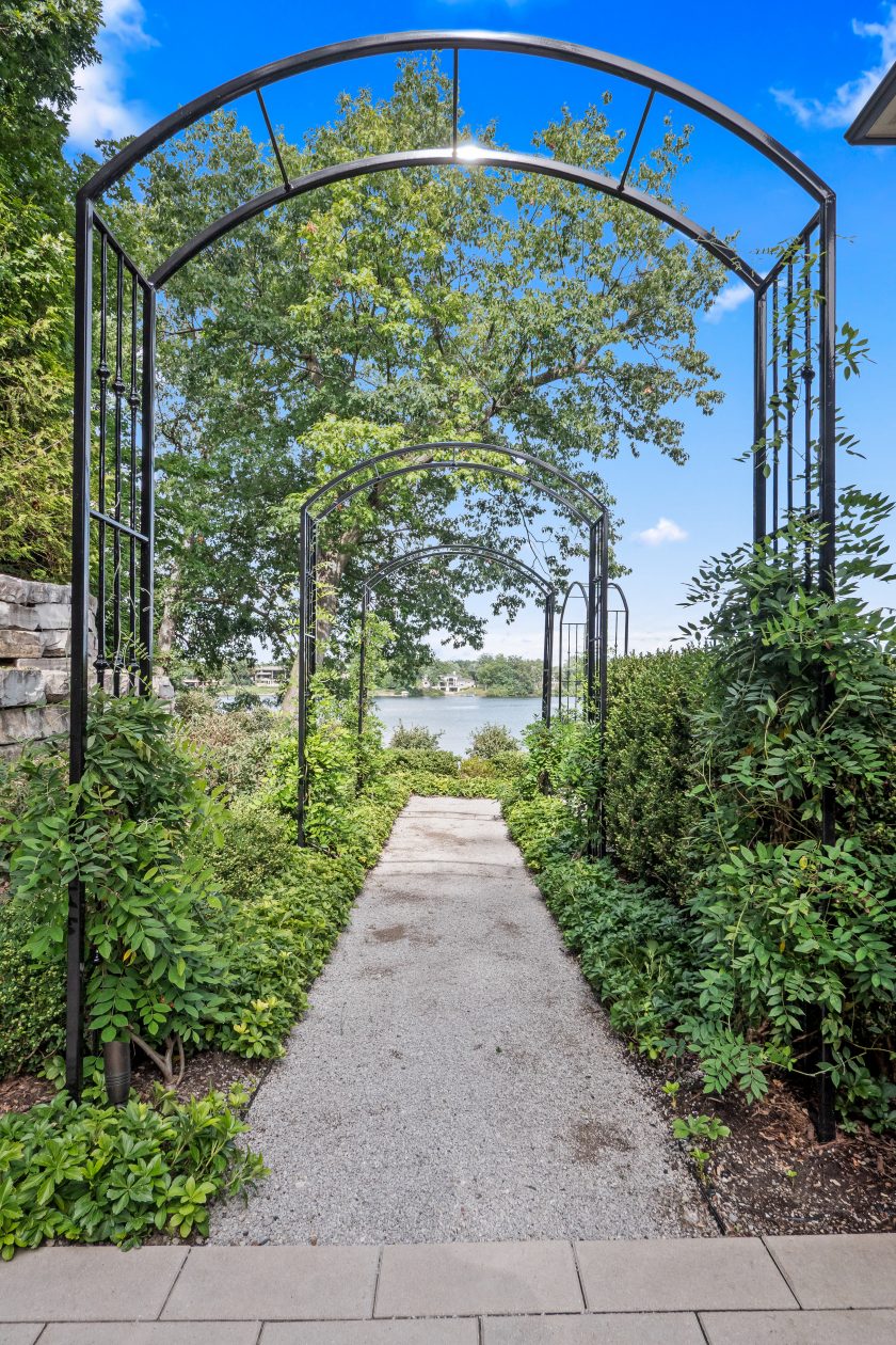 Bloomfield Lake Escape | Great Oaks Landscape
